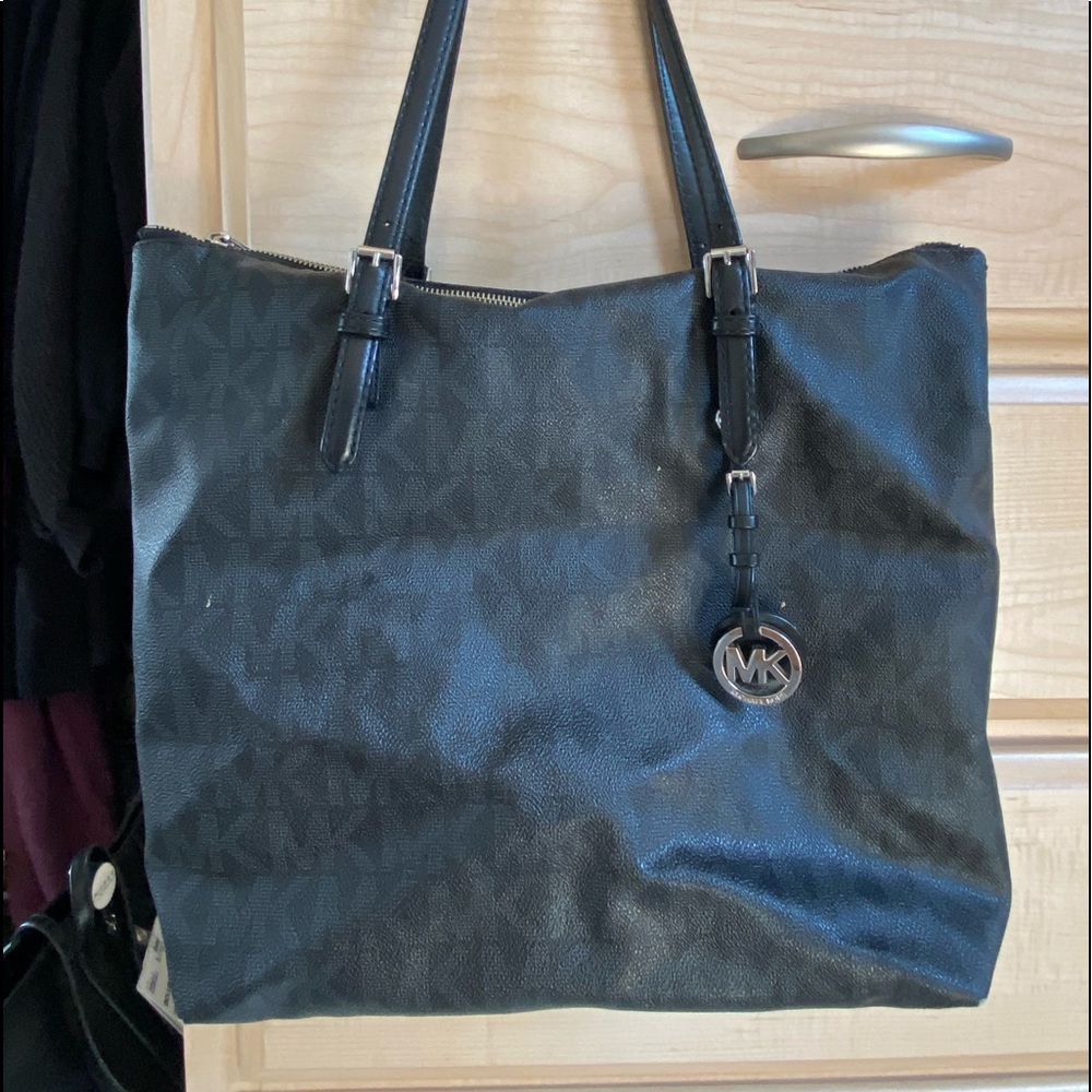 Michael Kors tote; Black
